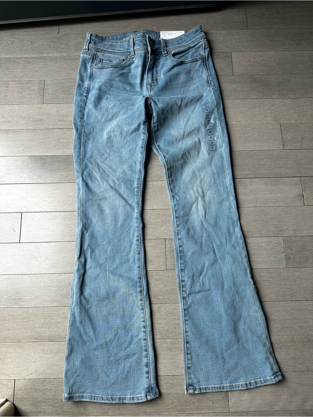 Women’s American Eagle Light Blue Denim Super Stretch Boot Cut Jeans Size 8 NWT